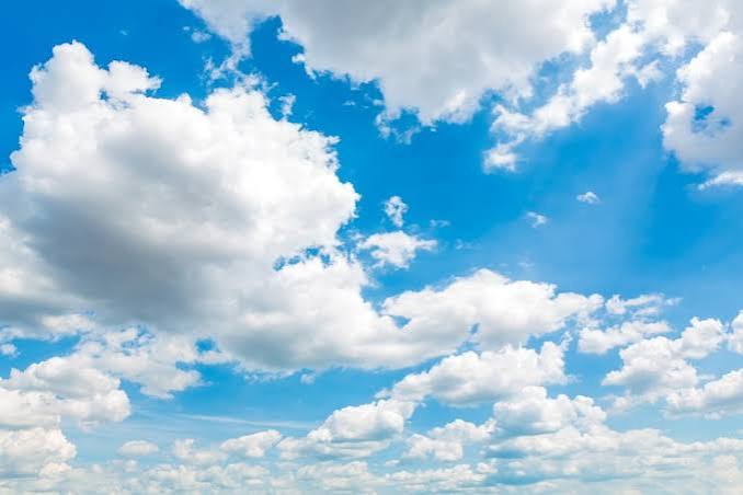 A photo of the sky and clouds